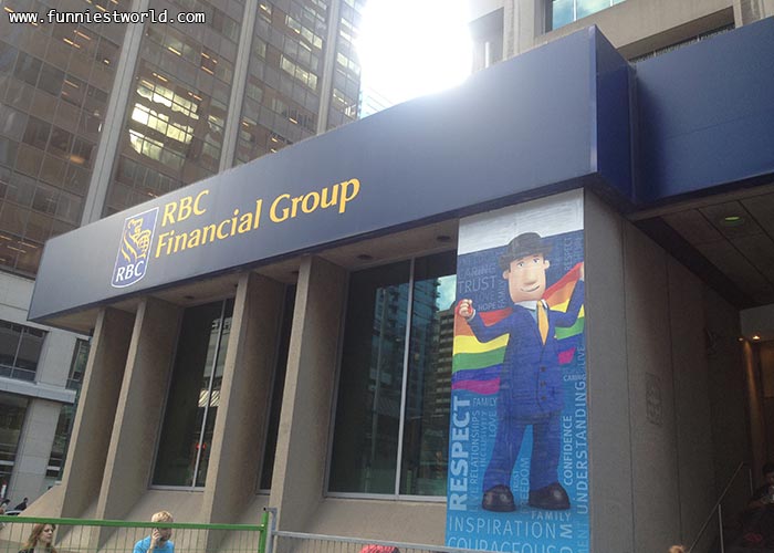 Банки тоже прогибаются перед парадом геев